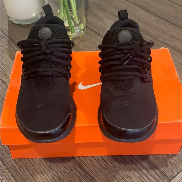 Nike sneakers - Picture 2 of 4